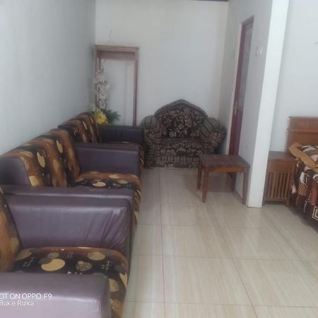 דירות פרובולינגו Warung Rizka מראה חיצוני תמונה