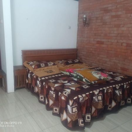 דירות פרובולינגו Warung Rizka מראה חיצוני תמונה