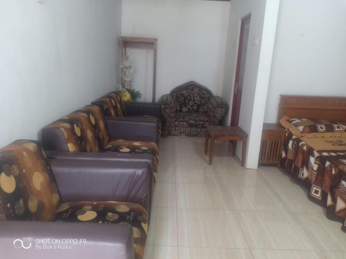 דירות פרובולינגו Warung Rizka מראה חיצוני תמונה
